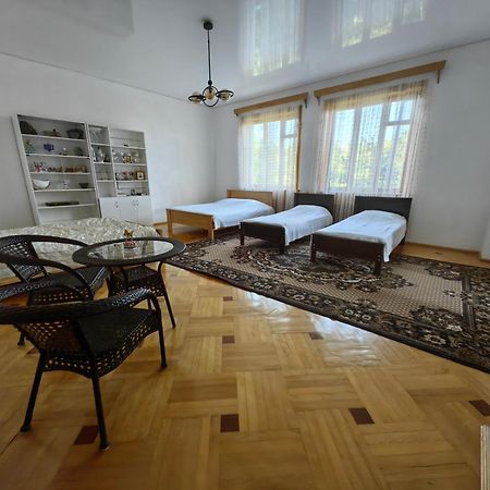Khashuri Guest House Metreveli Street 19 מראה חיצוני תמונה