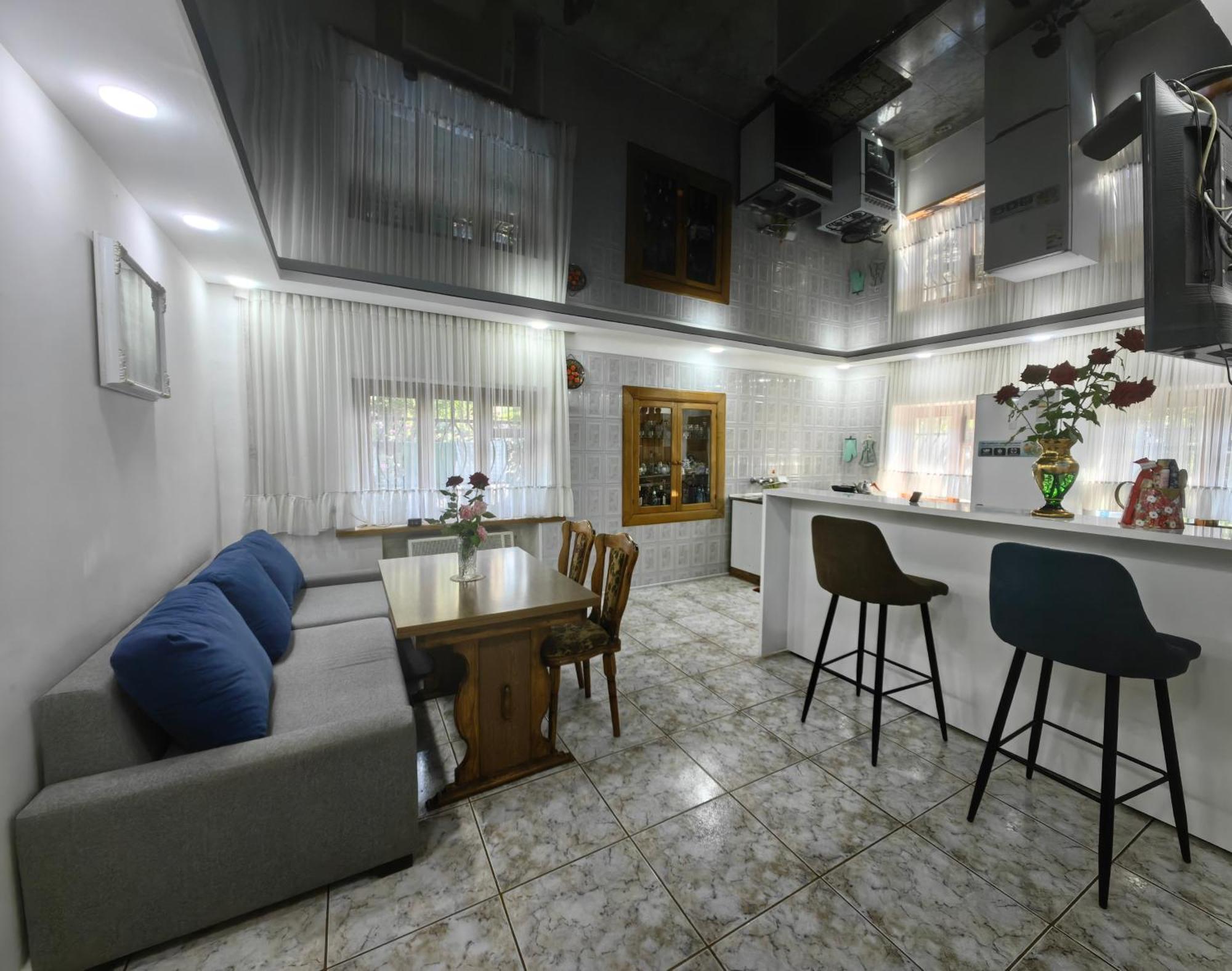 Khashuri Guest House Metreveli Street 19 מראה חיצוני תמונה