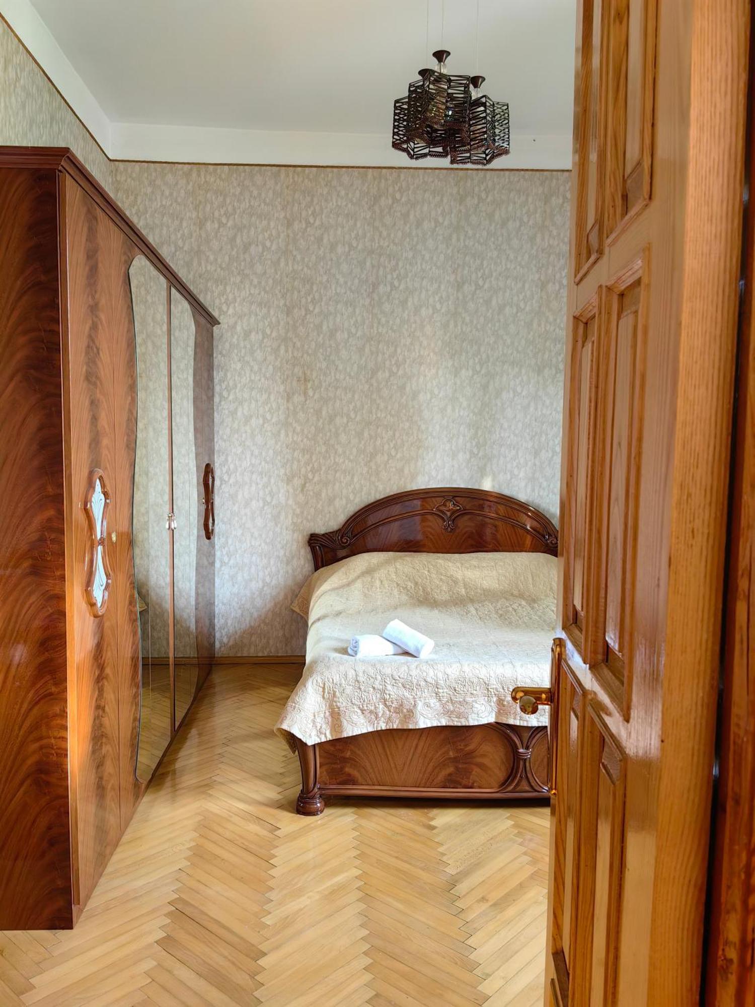 Khashuri Guest House Metreveli Street 19 מראה חיצוני תמונה